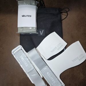 Men’s White and Gray Training Straps with Carry Pouch
